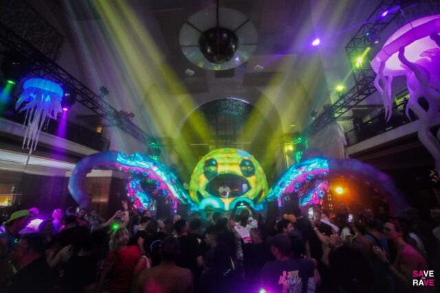 Octo-Party in Cape Town Center