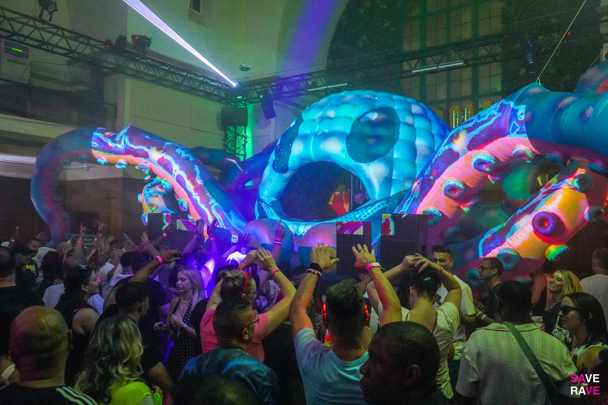 Octo-Party in Cape Town Center
